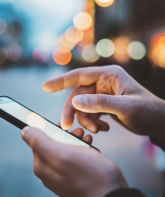 Χρήση smartphone χεριών