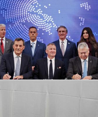 Υπογραφή επιχειρηματικής συμφωνίας