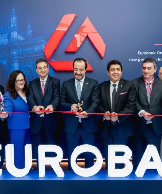 Άτομα της Eurobank στην Ινδία