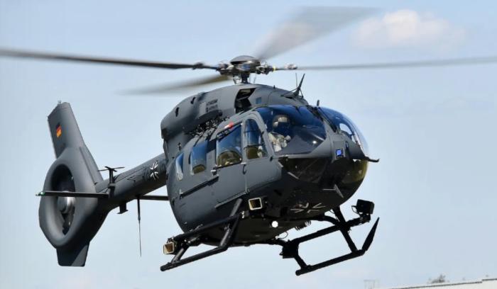 Ελικόπτερο Airbus H145M στον αέρα Ελικόπτερο Airbus H145M
