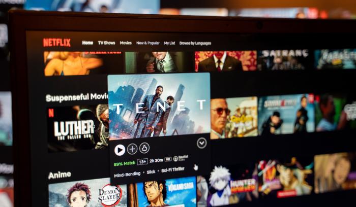 Οθόνη με Netflix