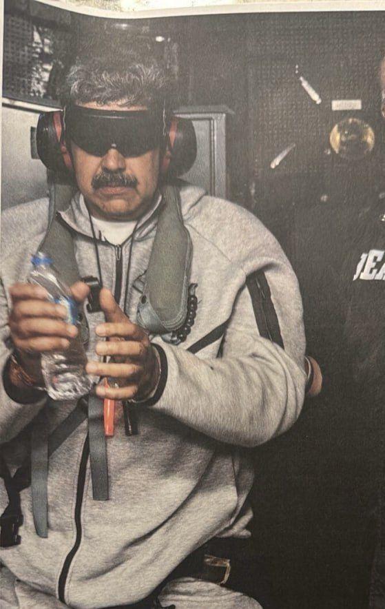 Νικολάς Μαδούρο προφυλαγμένος