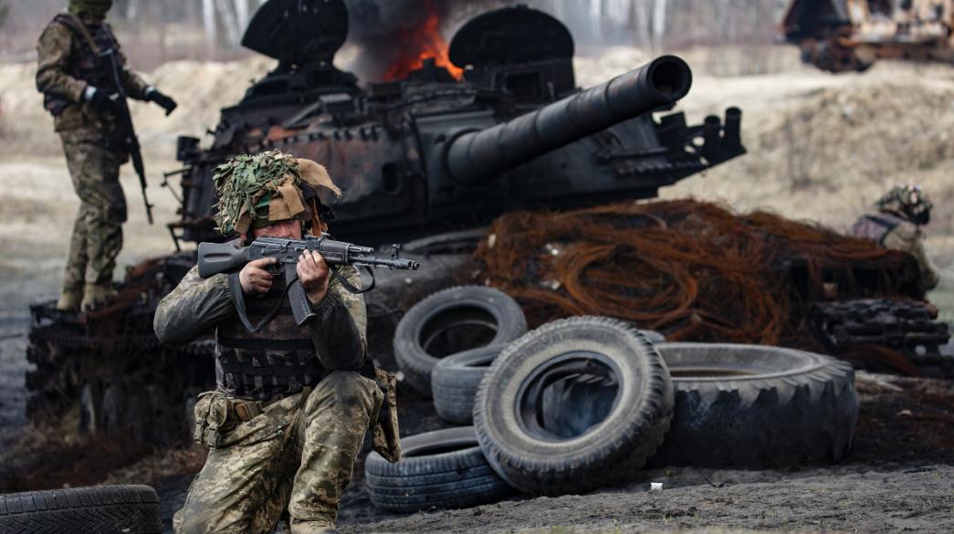 Στρατιώτης σε μάχη Ουκρανίας