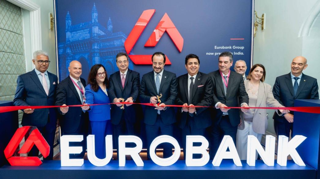 Άτομα της Eurobank στην Ινδία
