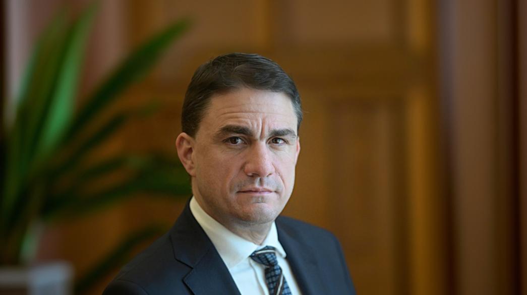 Κώστας Τσουκαλάς πορτρέτο