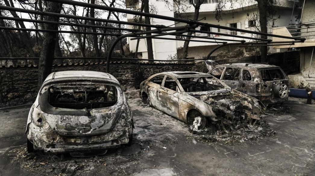 Καμένα αυτοκίνητα στο Μάτι