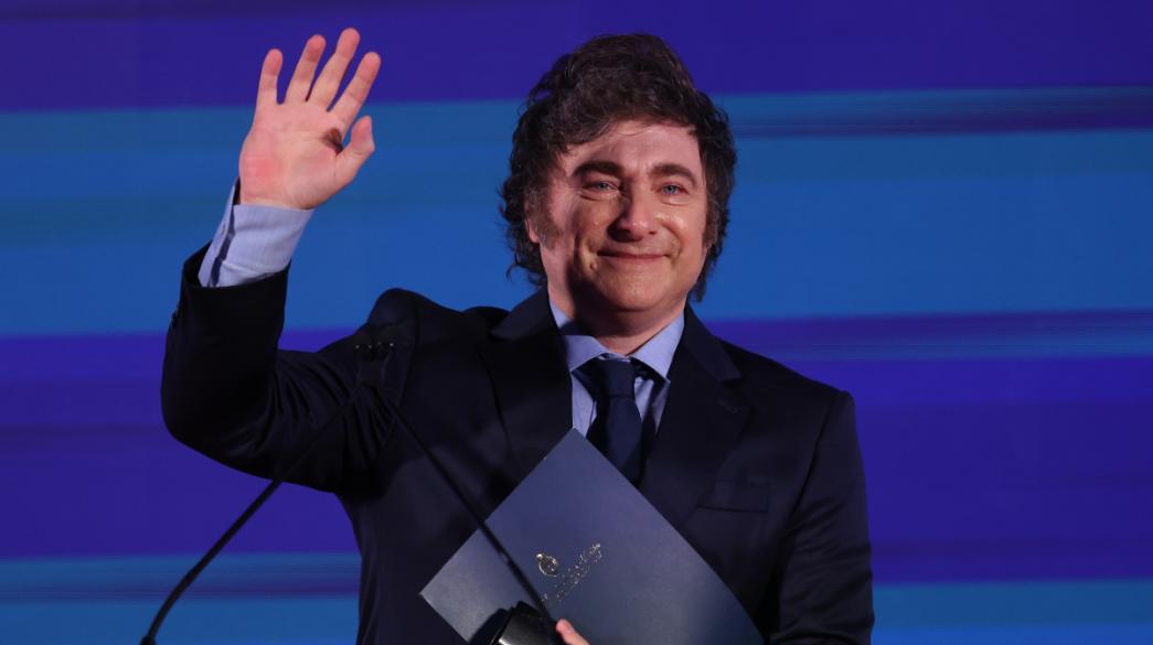 Χαβιέ Μιλέι χαμογελαστός