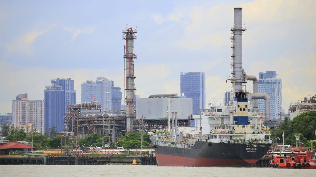 Στενά Ορμούζ-Ναυτιλία