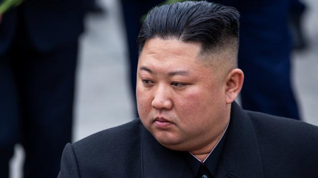 Κιμ Γιονγκ Ουν πορτρέτο