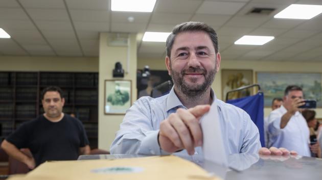 Νίκος Ανδρουλάκης ψηφίζει