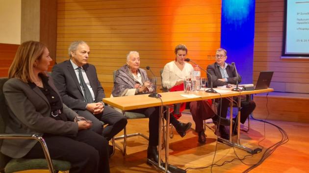 Συνέδριο με πάνελ ομιλητών