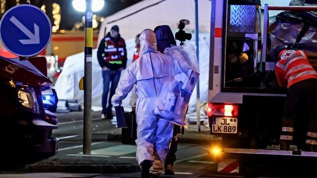 Αστυνομικός με στολή προστασίας