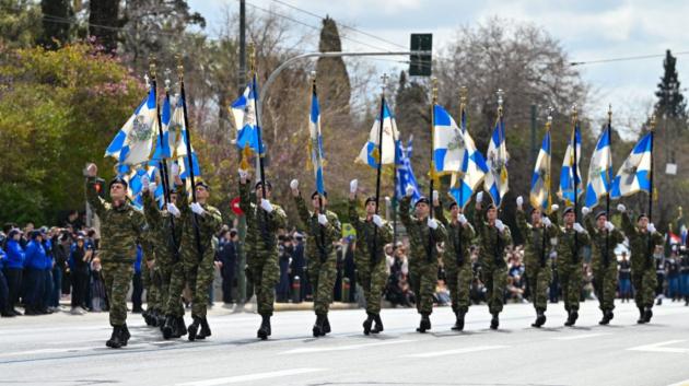 Στρατιωτική παρέλαση στρατιωτών