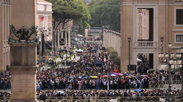 Πλήθος στο Βατικανό