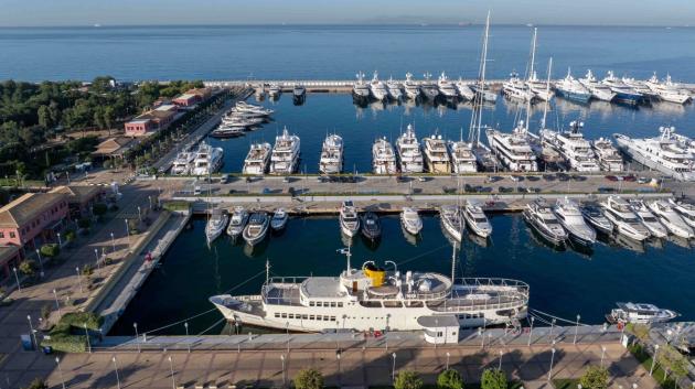 Μαρίνα Φλοίσβου πλοία