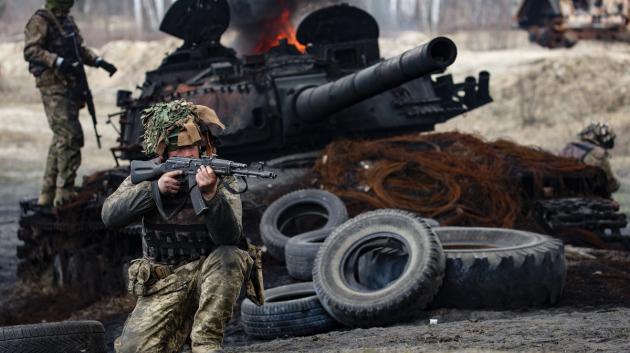 Στρατιώτης σε μάχη Ουκρανίας