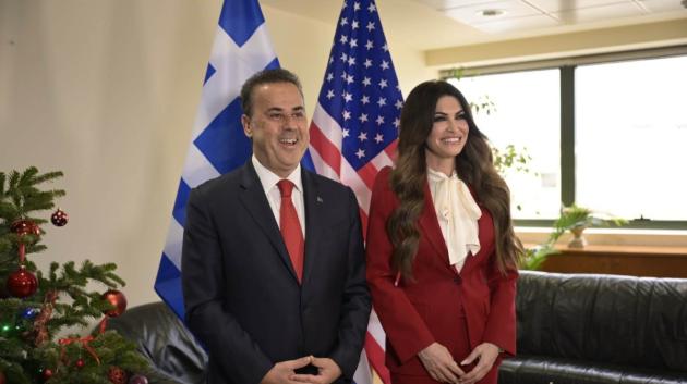 Παπασταύρου, Γκιλφόιλ