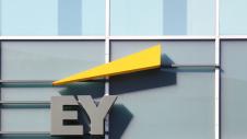 Λογότυπο Ernst & Young