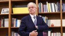 Κωνσταντίνος Τασούλας γραφείο