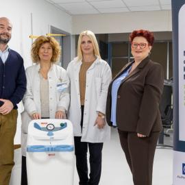 Άτομα από την Alpha Bank και τα νοσοκομεία