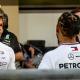 Οδηγός Formula 1 συνομιλεί
